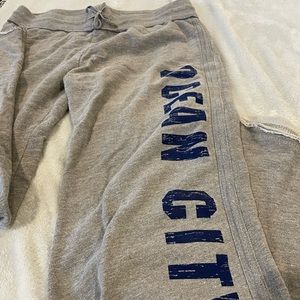 Lightweight wide leg gray sweatpants with Ocean City logo in navy. Size M